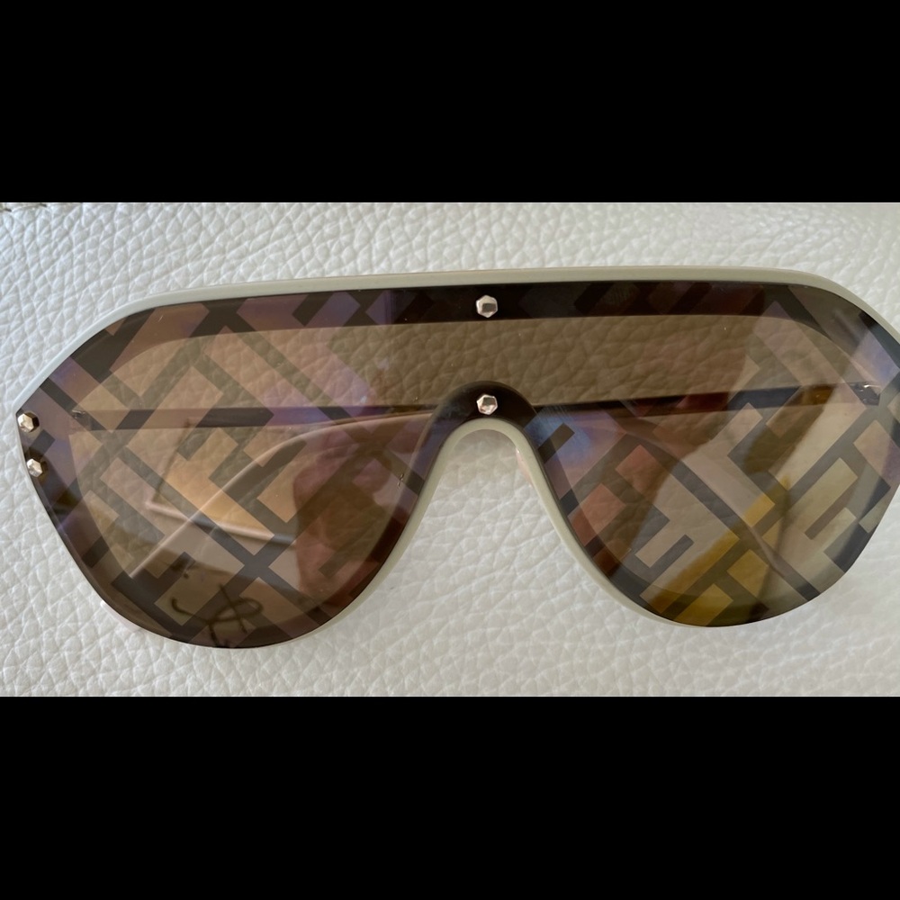 Fendi FF sunglasses